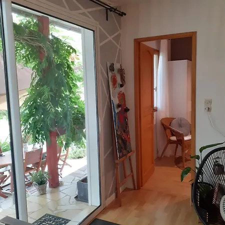 Au Bosquet, Et Salle De Bains Avec Petit Déjeuner à 600 M Du Centre Dans Un Cadre Calme Et Verdoyant * Salies-de-Béarn