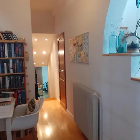 Au Bosquet: Tranquil Retreat With Breakfast Near Town Center Bed & Breakfast