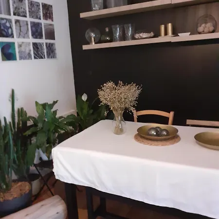 Alojamento de Acomodação e Pequeno-almoço Au Bosquet, Et Salle De Bains Avec Petit Déjeuner à 600 M Du Centre Dans Un Cadre Calme Et Verdoyant