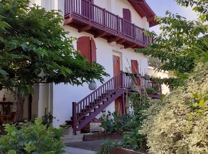 Au Bosquet, Et Salle De Bains Avec Petit Dejeuner A 600 M Du Centre Dans Un Cadre Calme Et Verdoyant *