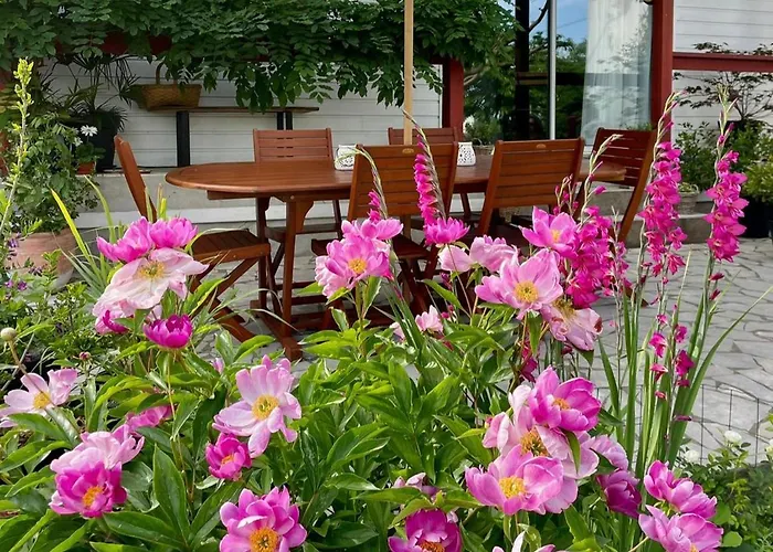 Au Bosquet: Tranquil Retreat With Breakfast Near Town Center Salies-de-Bearn